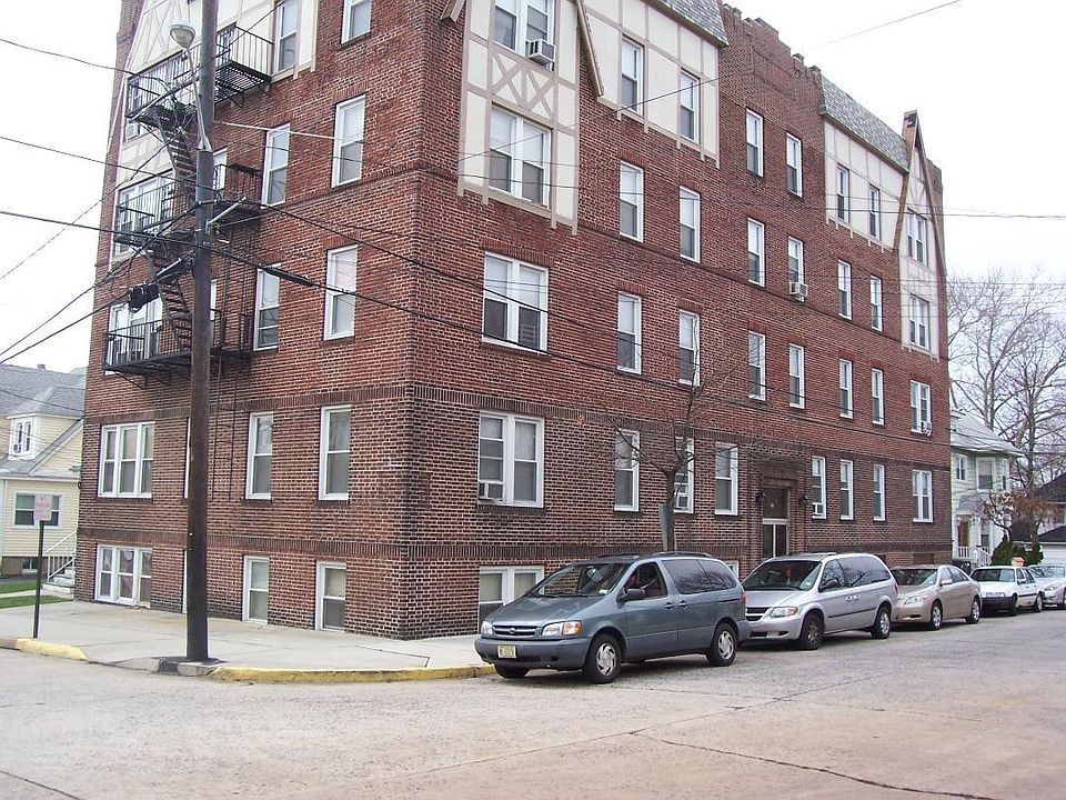 2nd image of 23 Brewster Ave