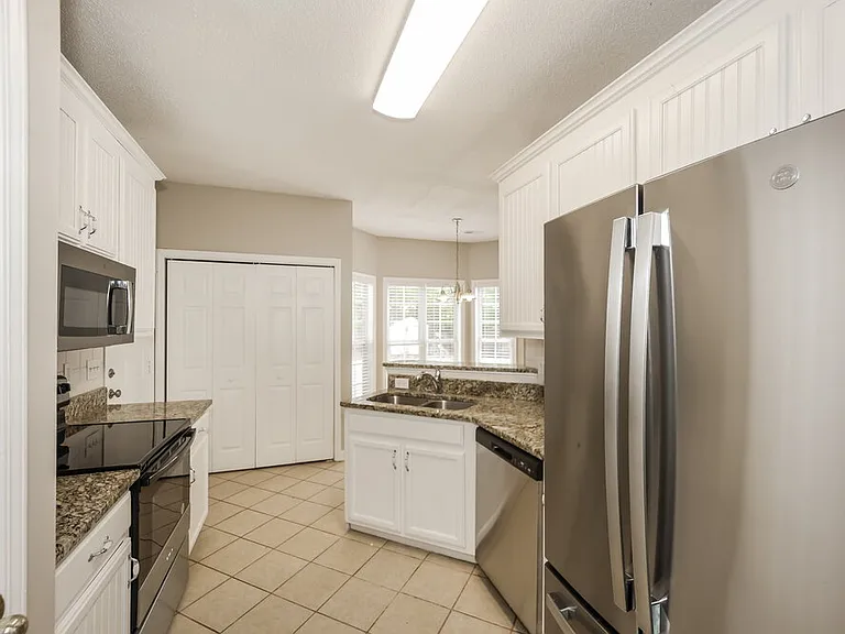 284 Baldwin Ct — Photo 8
