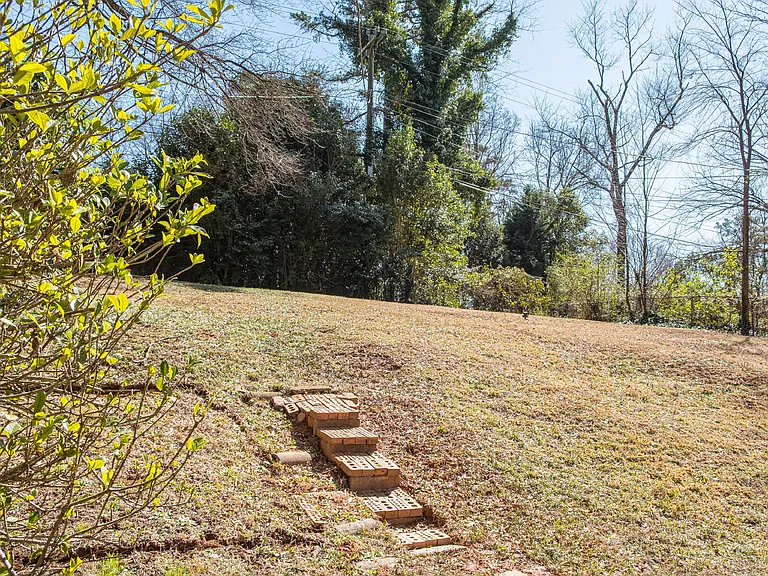 2515 Thornton Rd — Photo 24