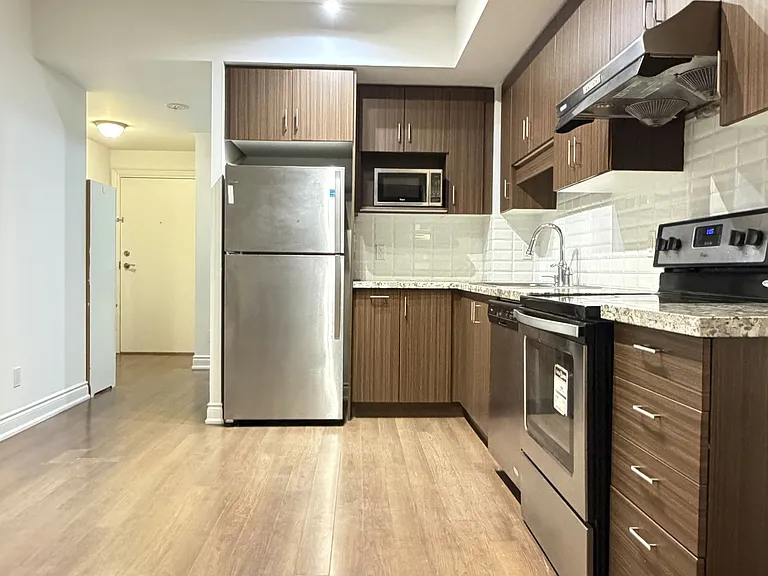 38 Cedarland Dr #601 — Photo 2