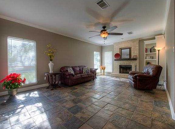 3rd image of 8505 Ganttcrest Dr