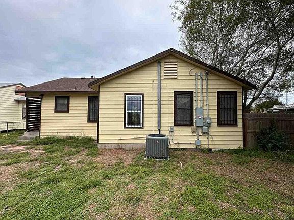 2nd image of 4405 S Cornelia Cir