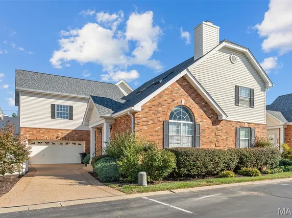 7463 Woodlawn Colonial Ln, Saint Louis, MO 63119