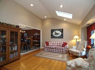 3 Montrose Dr, Commack, NY 11725