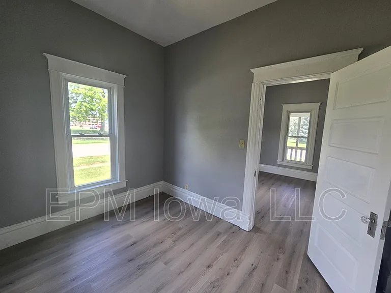 301 Leland Ave — Photo 8