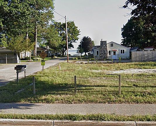 2nd image of 4248 W Houghton Lake Dr