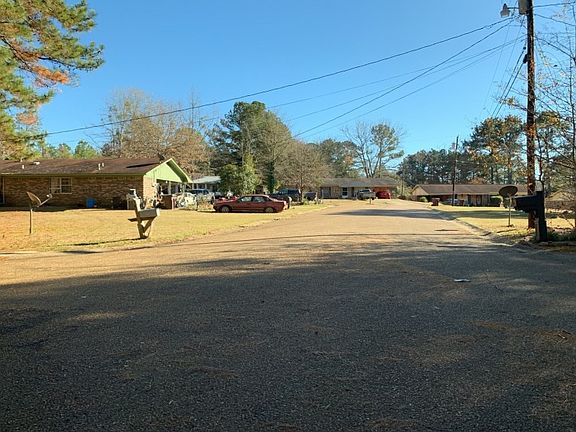 4th image of 205 Westwood Dr