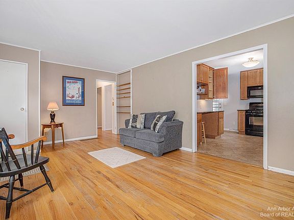 5th image of 1131 Kay Pkwy