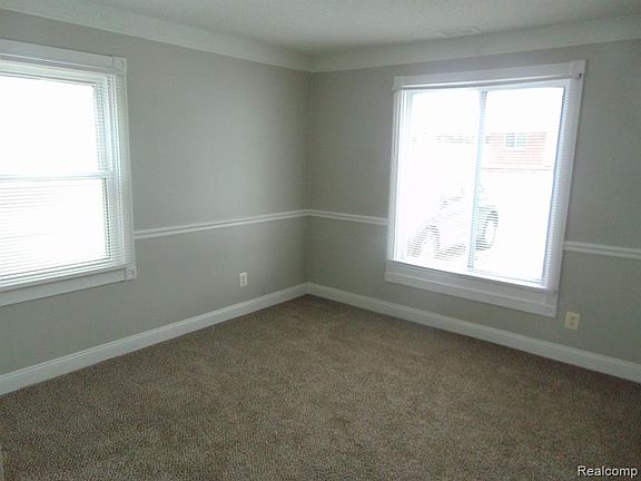 3rd image of 13665 Couwlier Ave