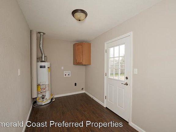 3rd image of 103 Pinewood Ter