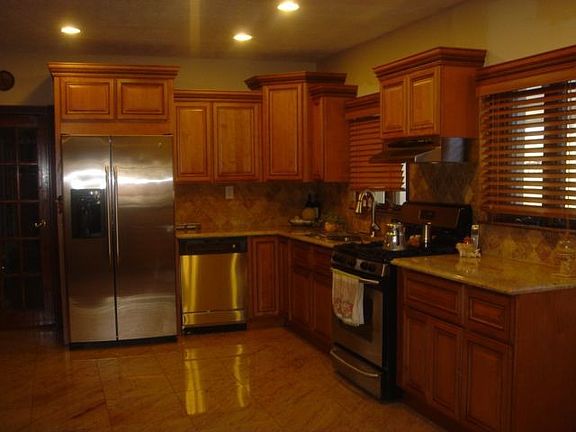 CUSTOM KITCHEN