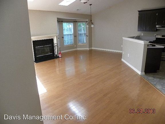 2nd image of 941 Woodcreek Dr