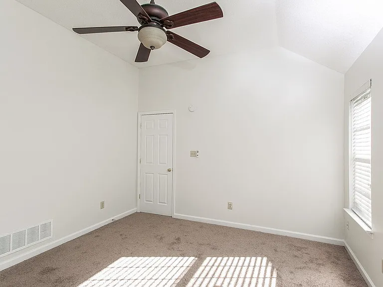 8291 Cross Point Dr — Photo 9