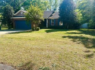 107 Whitechapel Ln, Raeford, NC 28376