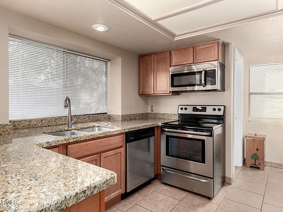 3rd image of 3303 E LONGHORN Drive