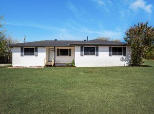 202 Maverick Trl, Little Elm, TX 75068