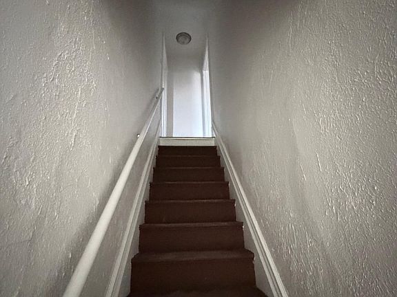 3rd image of 433 Walde St