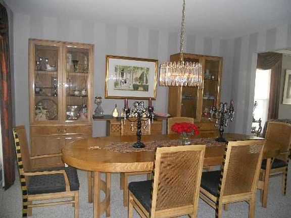 5th image of 406 Whitehall Dr