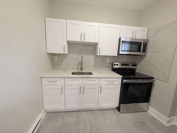 3rd image of 227 Ferry St #1A