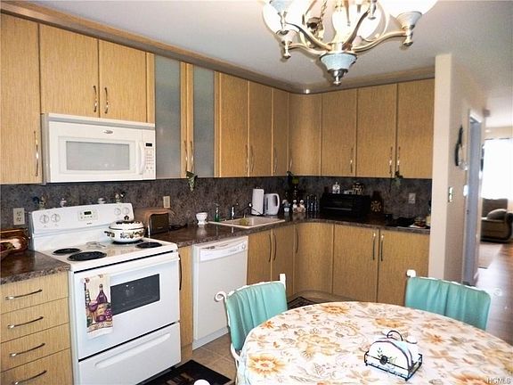 5th image of 55 Krier Ln
