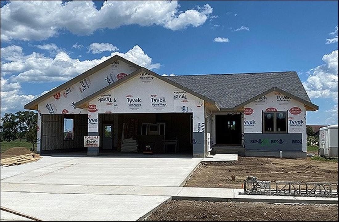 1906 West St, Yankton, SD 57078 Zillow