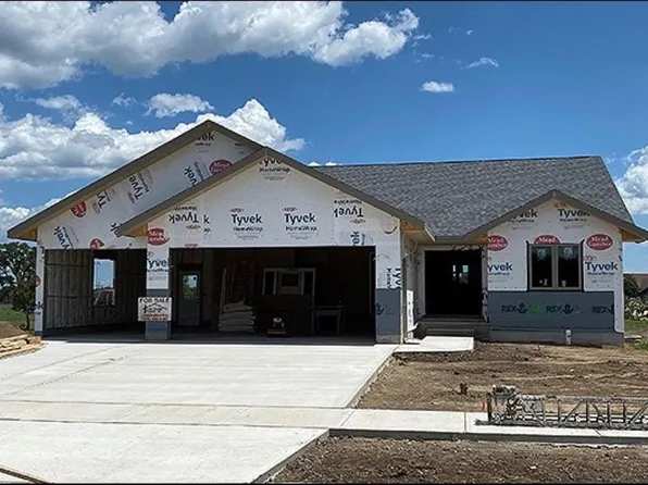 1906 West St, Yankton, SD 57078