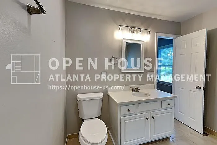 210 Austin Dr — Photo 9