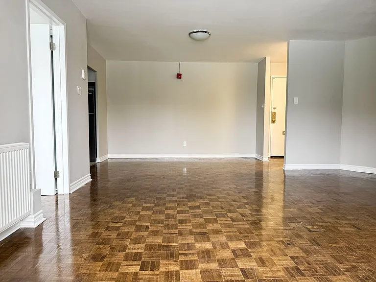 440 Rathburn Rd — Photo 16