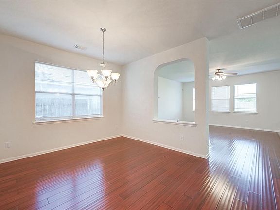 5th image of 918 Cavern Brook Ln