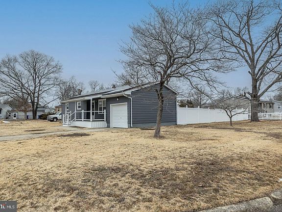 2nd image of 2 Cardinal Rd