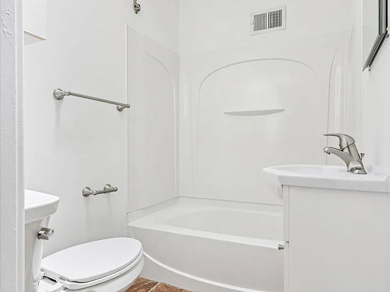 348 Ripka St #2 — Photo 8