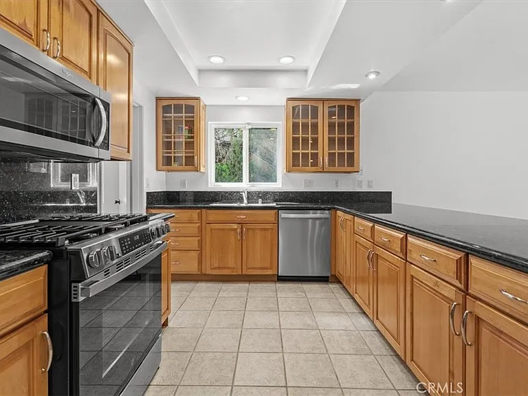 29303 Stonecrest Rd — Photo 3