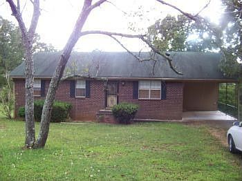 2nd image of 495 Hillcrest St