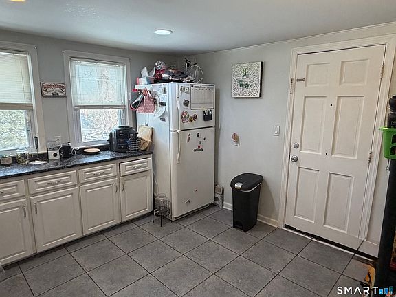 3rd image of 309 North Hoadley Street