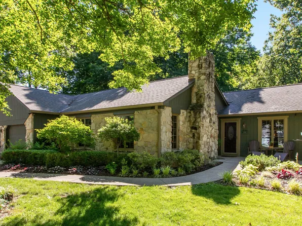 6553 Lana Ct E, New Palestine, IN 46163
