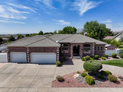 765 Country Place Ct, Santa Clara, UT, 84765