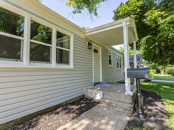 3rd image of 1318 E Cozy Street