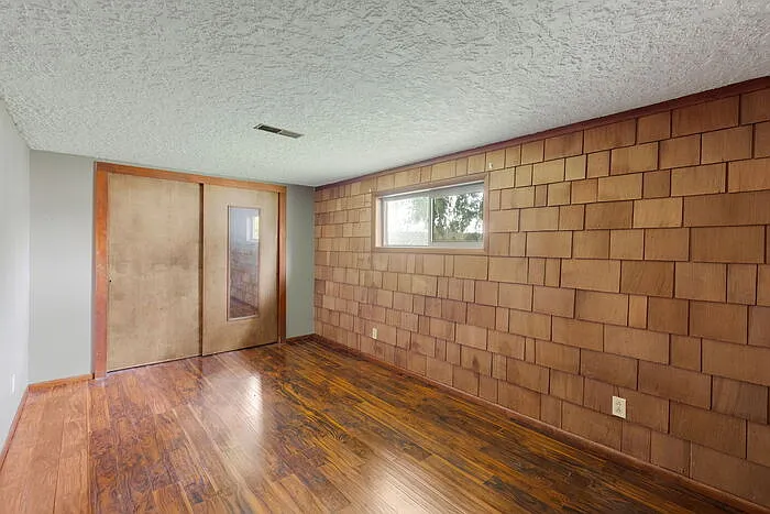 922 1st Ave SW — Photo 22