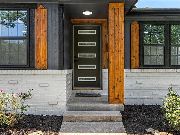 5th image of 4608 S Crysler Ave