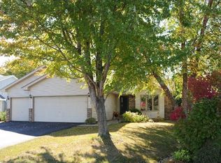 8737 Queens Gdns, Minneapolis, MN 55443