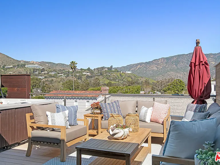 23536 Malibu Colony Rd — Photo 23