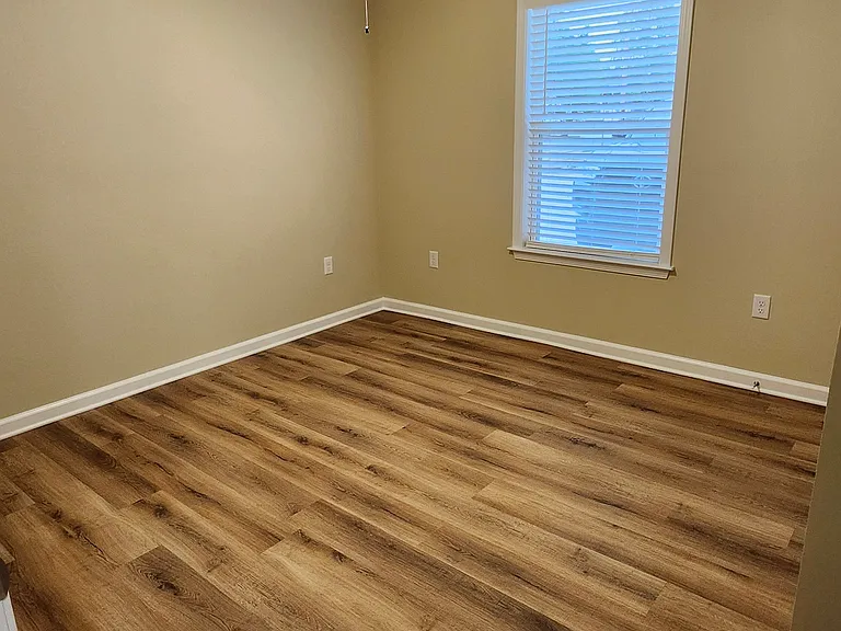 512 N Maple St #512 — Photo 15