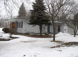 290 Saint Marys Pkwy, Manistee, MI 49660