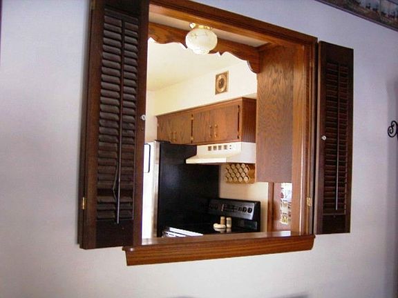 Pass thru from Kitchen to Living Room