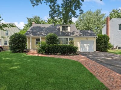 165 Brook Street, Garden City, NY, 11530