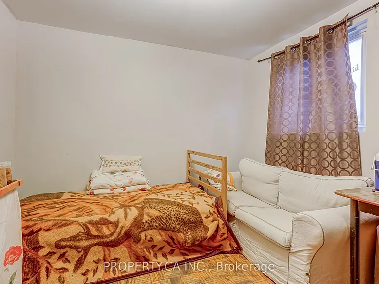 158 Hallam St #3 — Photo 6