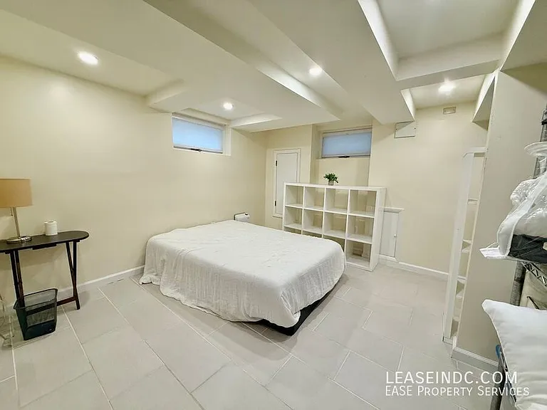 4825 Butterworth Pl NW — Photo 32