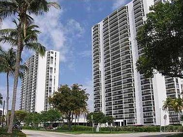 3rd image of 3625 N Country Club Dr APT 1005