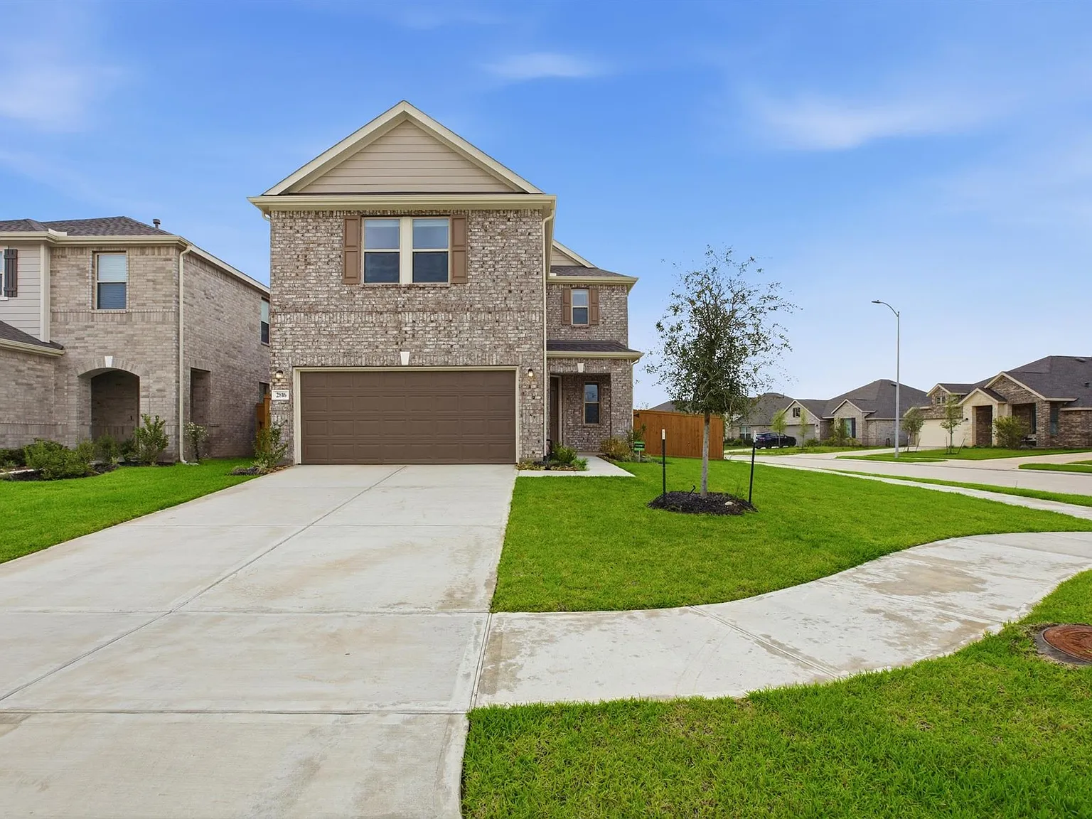 3 bed, 2.5 bath, $2,500 — Photo 2