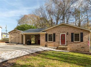 1261 Rainbow Cir, Catawba, SC 29704